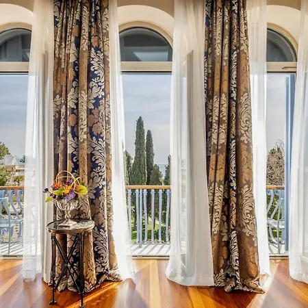 Ξενοδοχείο Park 5*