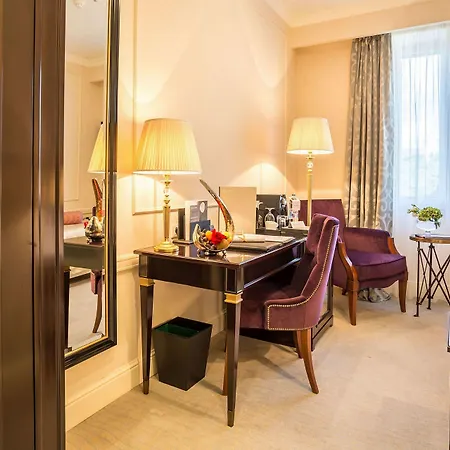 Park Ξενοδοχείο 5*